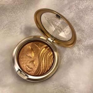 ✨HP✨Mac Mariah Carey extra Dimension skin finish